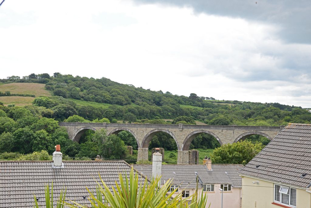 Additional image 11 of 4 bed terraced house to rentSaracen Way, Penryn TR10