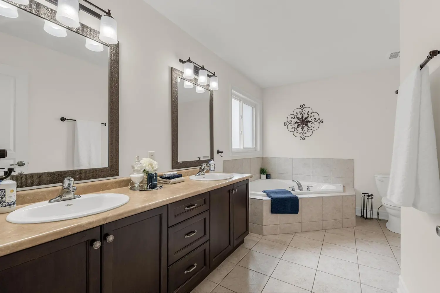 Additional image 12 of 4957 Gilmore Street