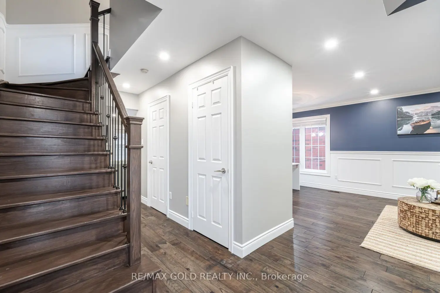 70 Curry Crescent photo 2