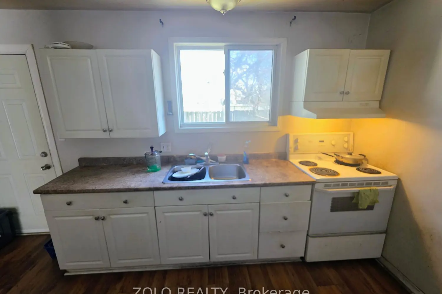 Additional image 7 of 90 Rosemund Crescent 35
