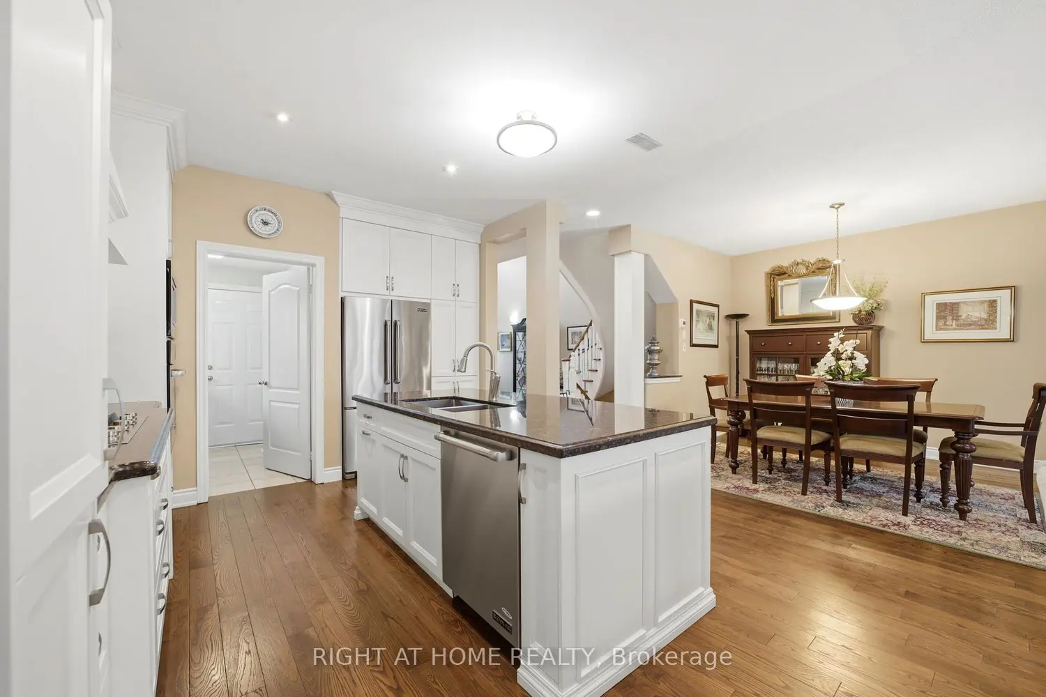 Additional image 7 of 2121 Pinevalley Crescent