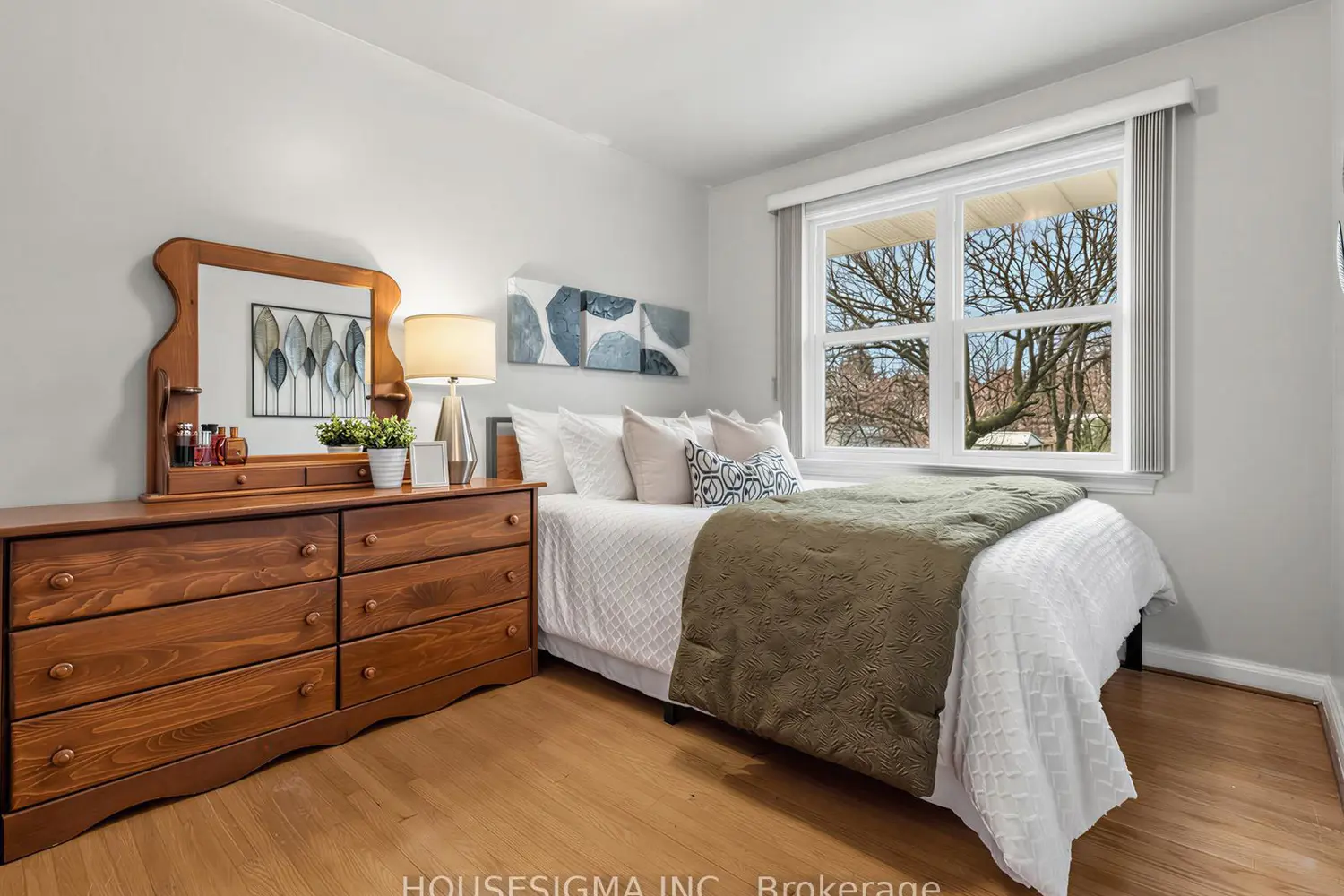 Additional image 11 of 169 Sloane Avenue