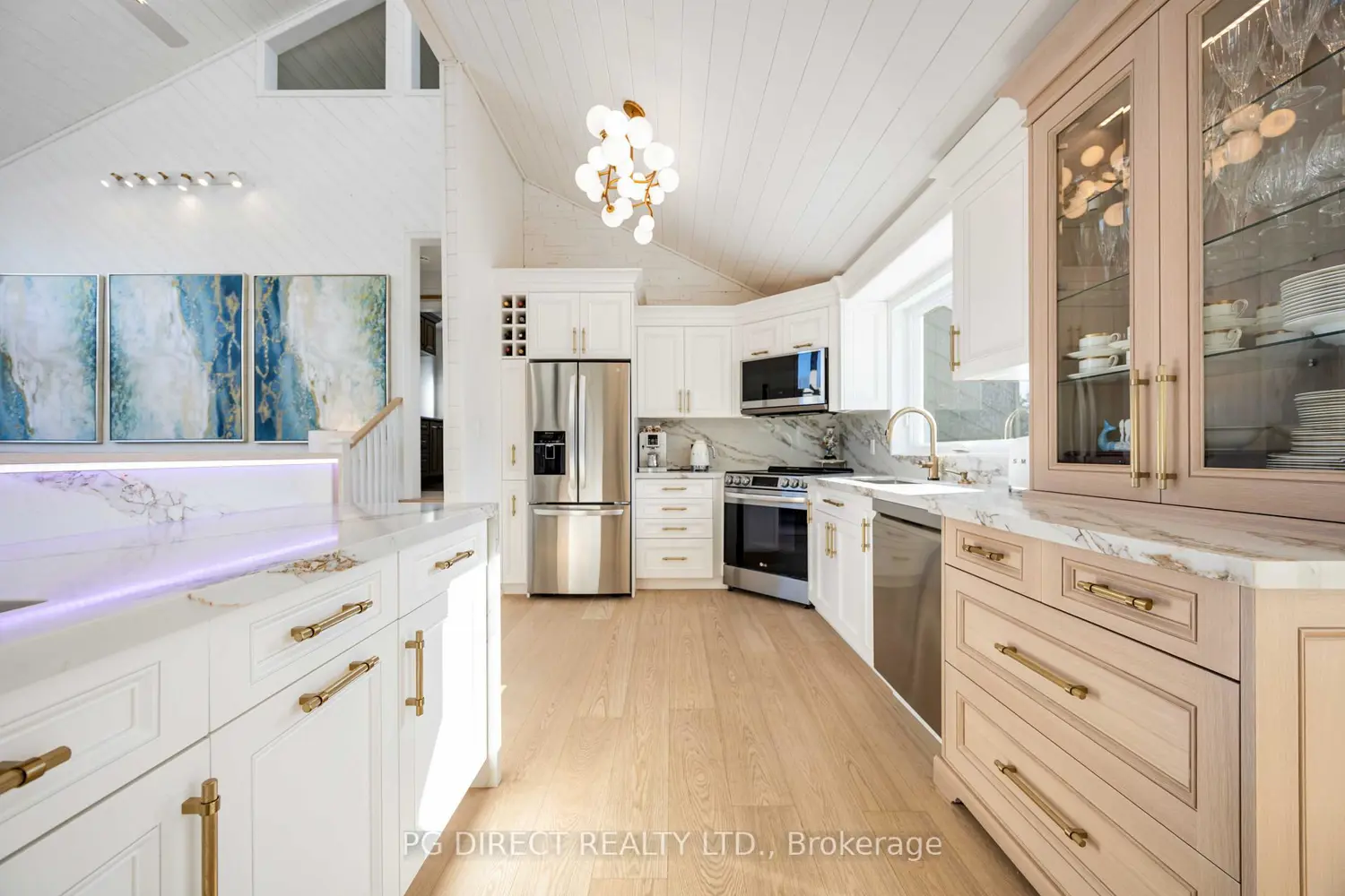 18 Villa Drive photo 3