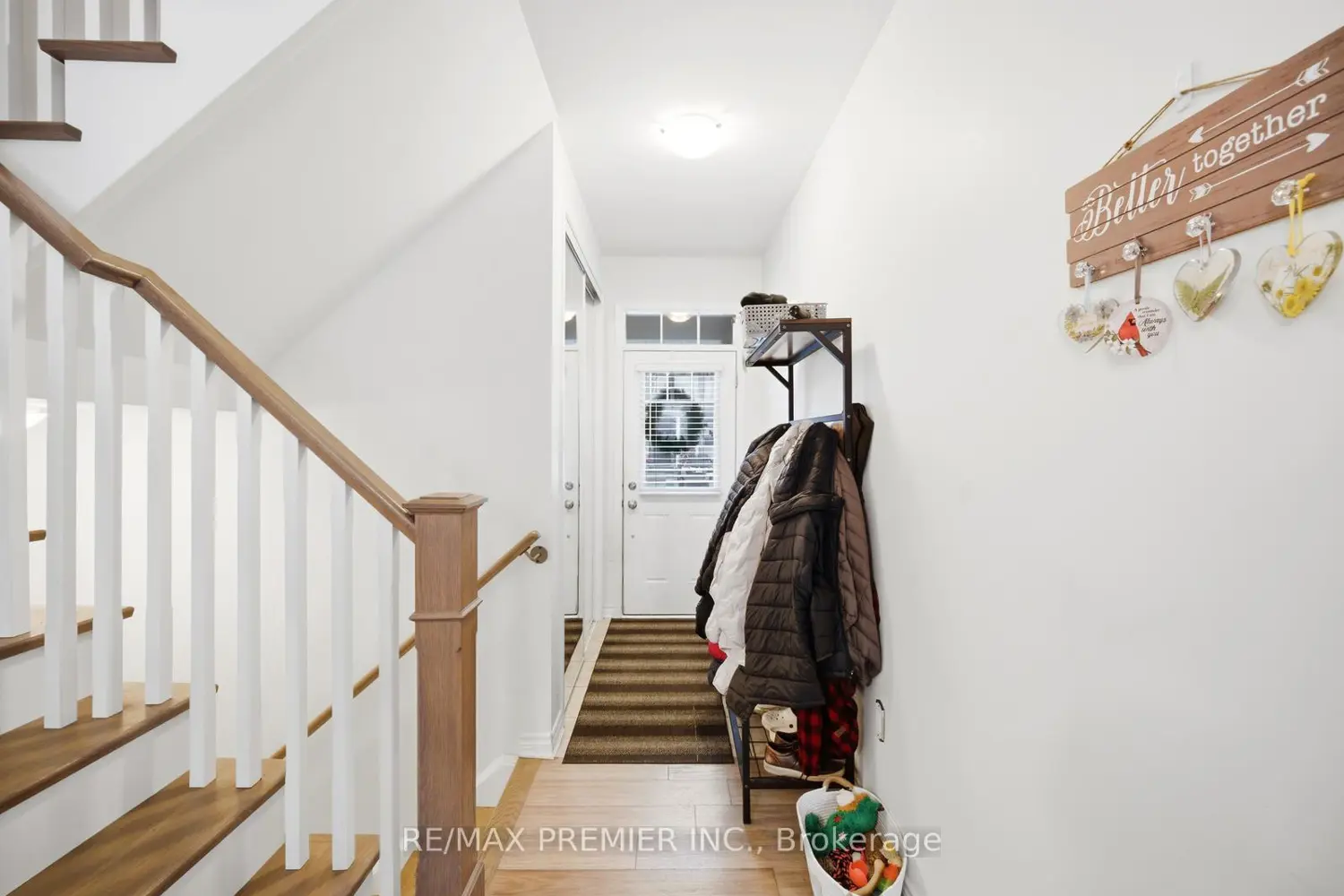 931 Penson Crescent photo 3