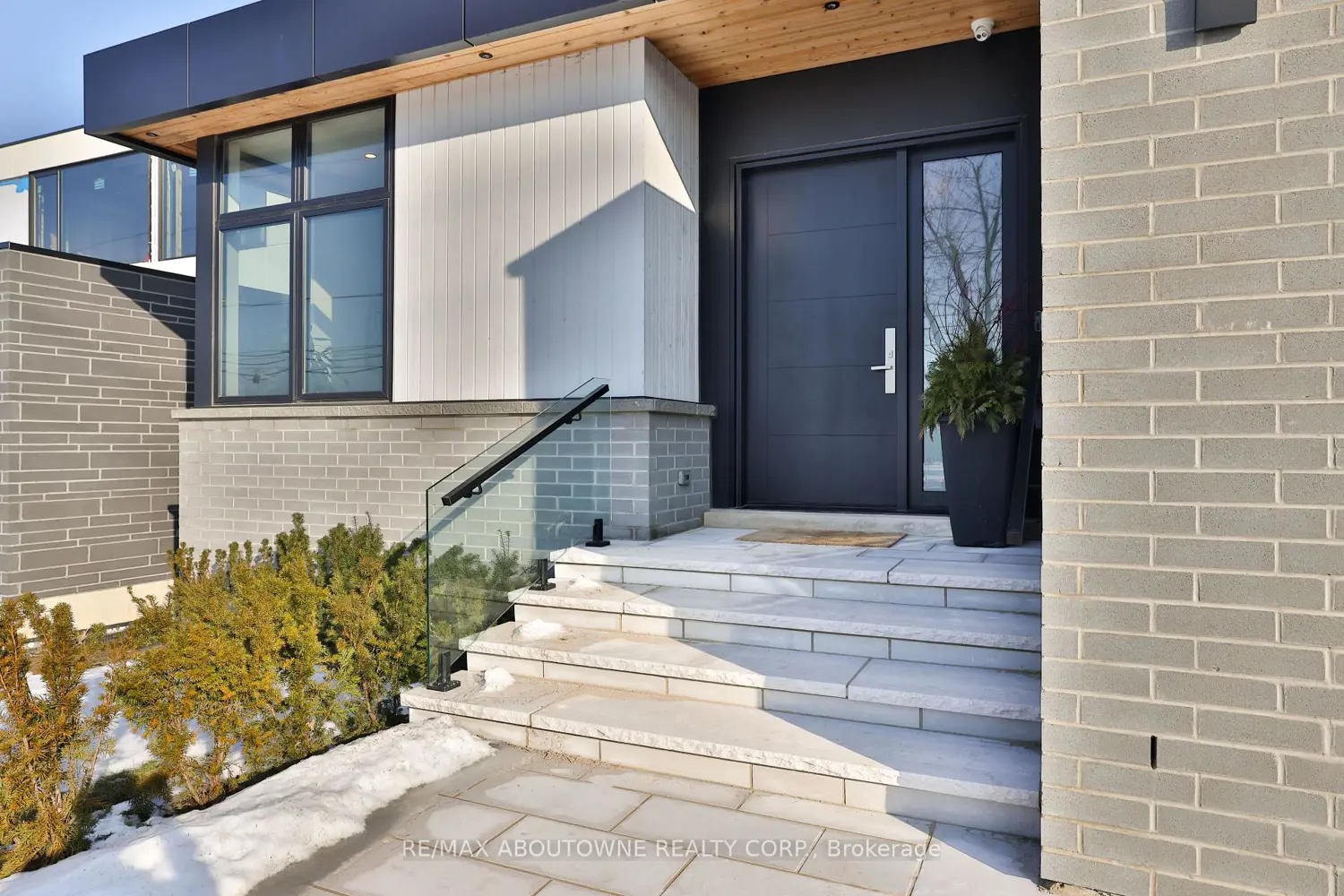 70 Upper Mount Albion Road