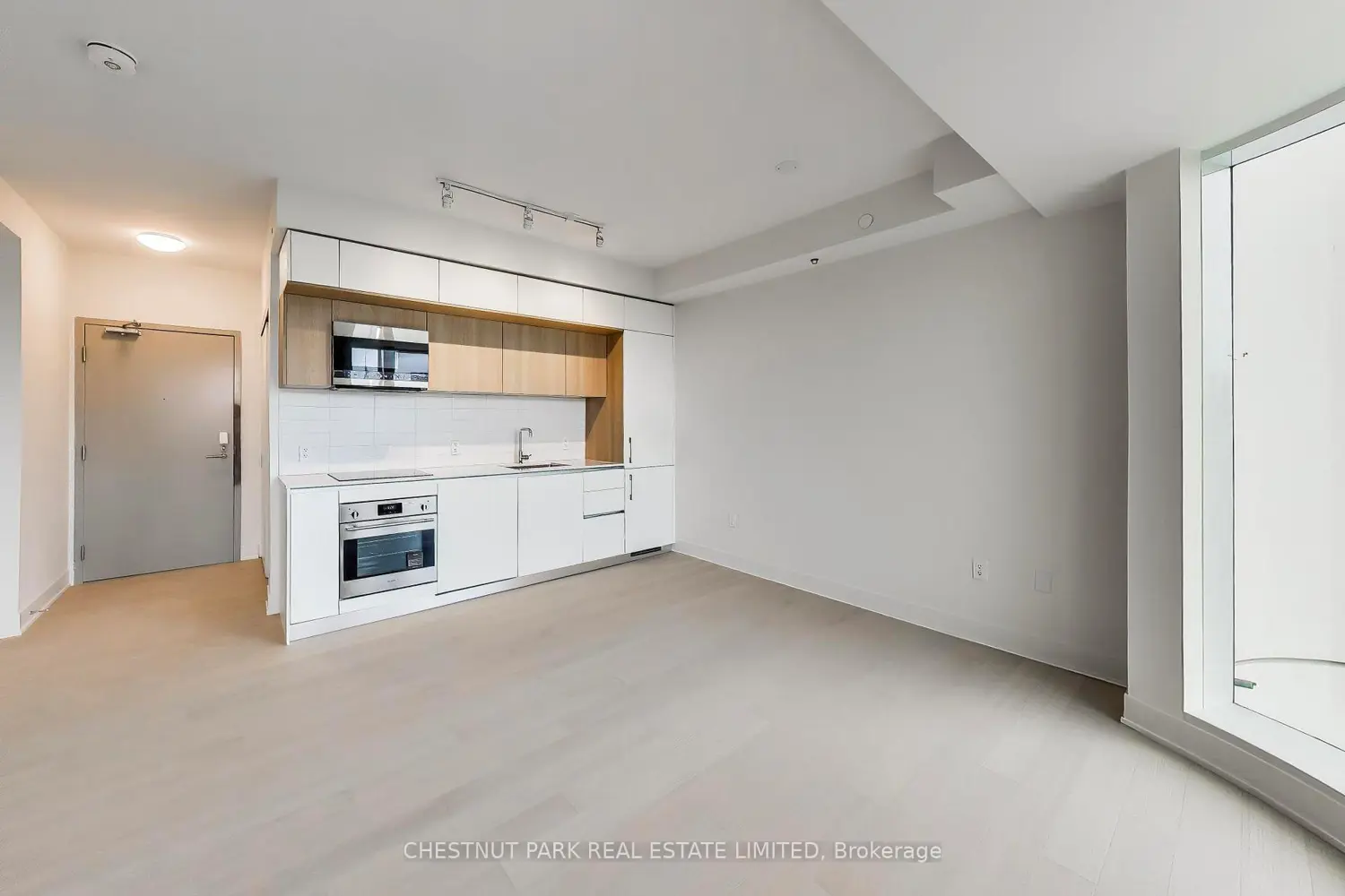 Additional image 6 of 328 Dupont Street 901