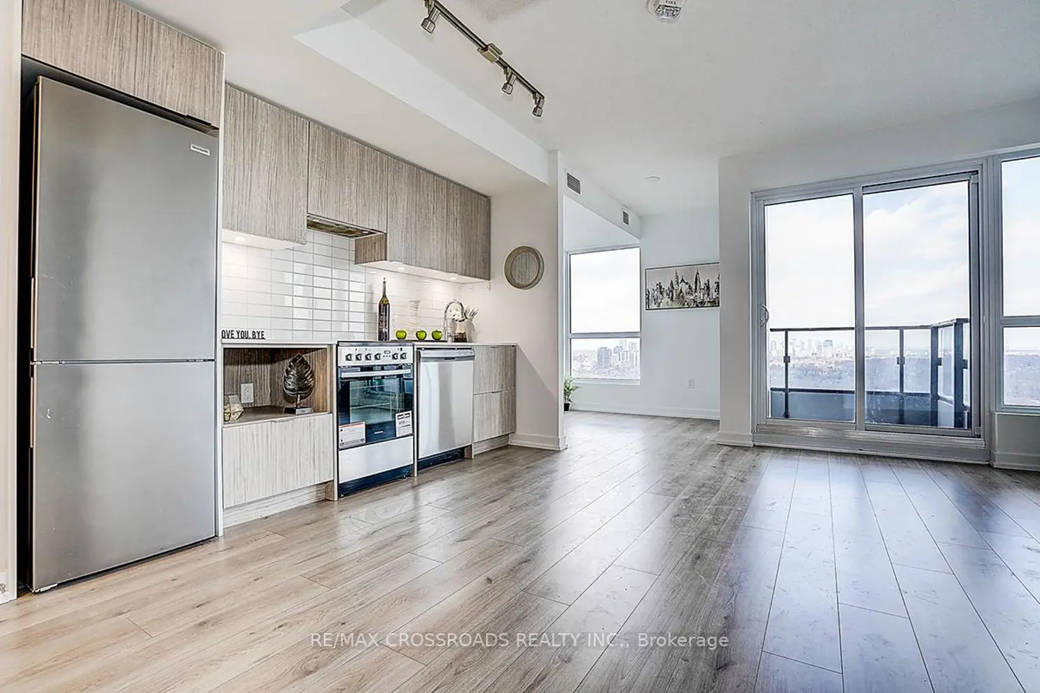Additional image 3 of 395 Bloor Street 3205