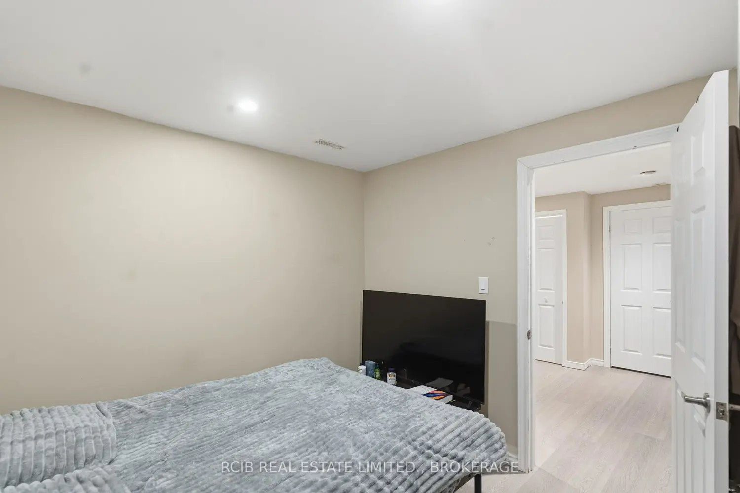 Additional image 17 of 1337 Reardon Boulevard