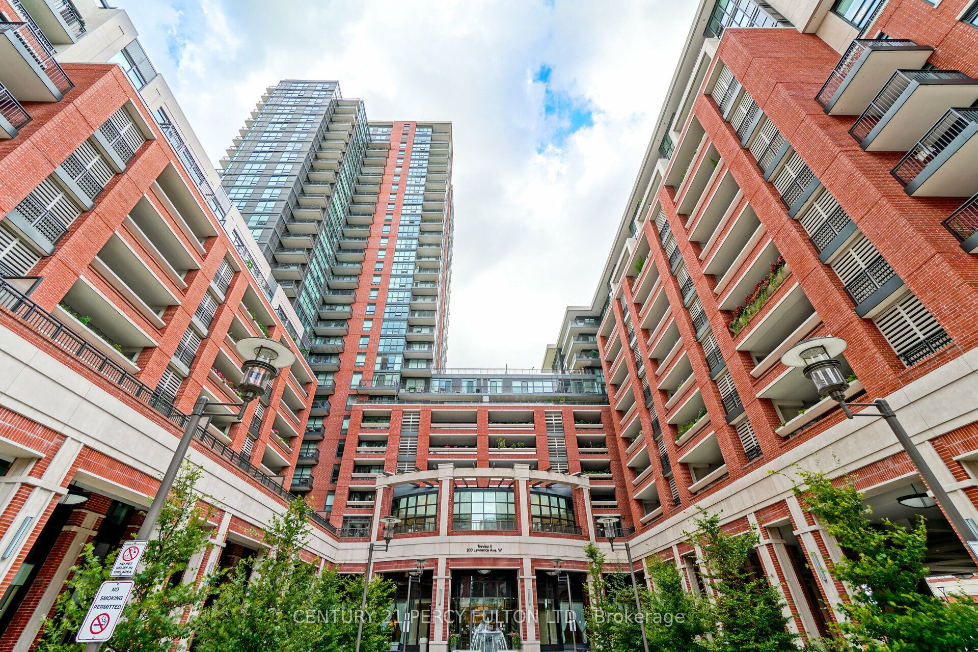 501-830 Lawrence Avenue W, Toronto, ON, M6A 0B6