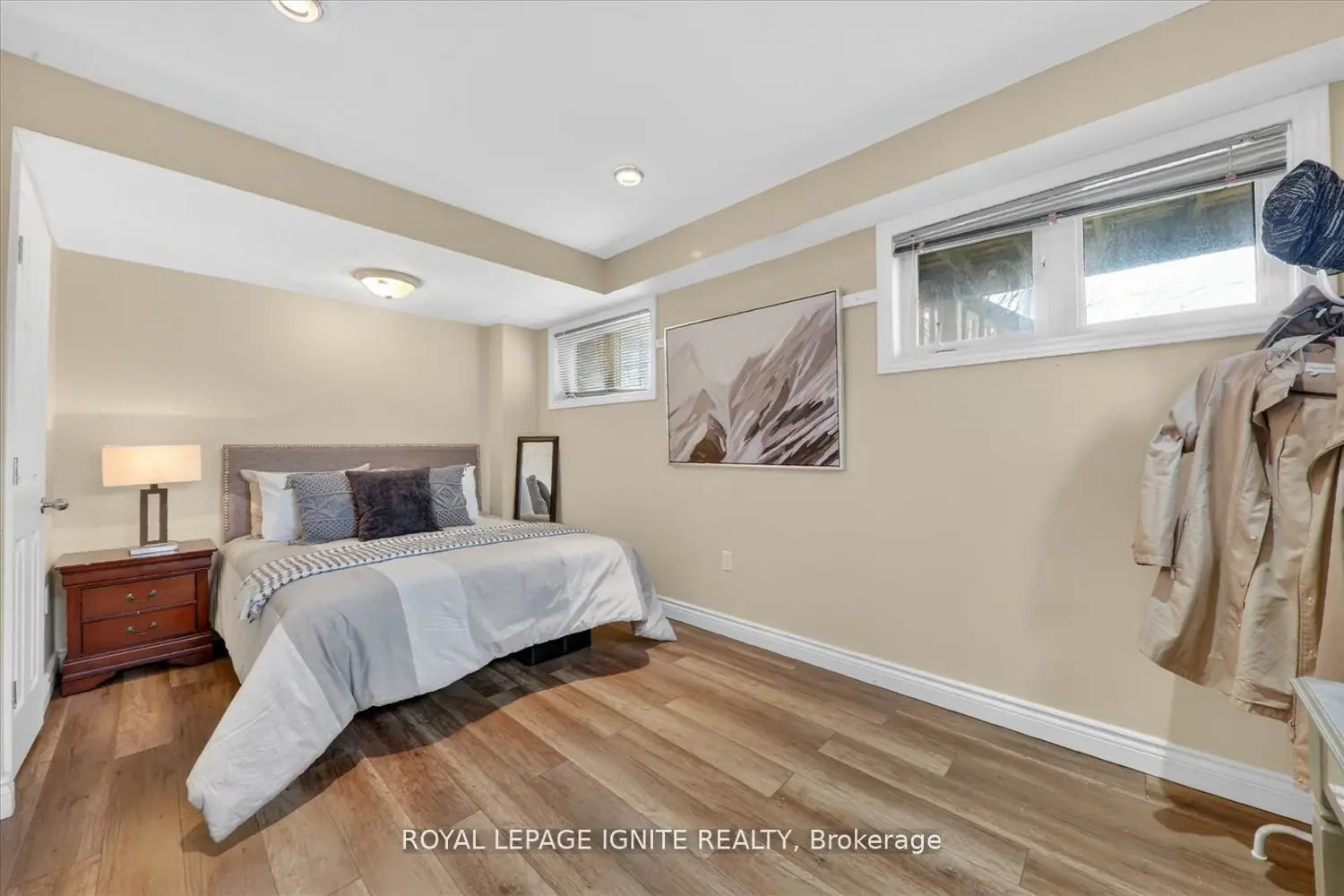 571 Longworth Avenue 27 photo 2