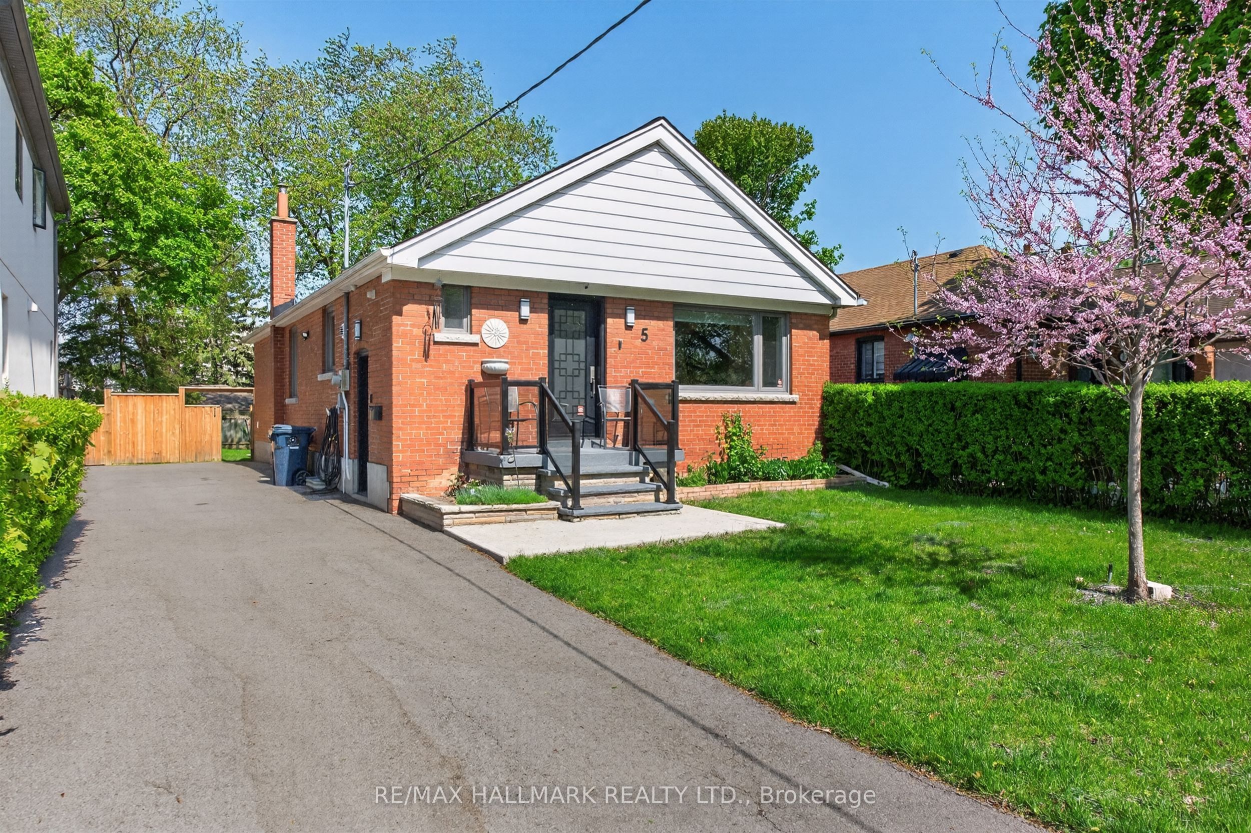Additional image 2 of 5 Elmont Drive, Toronto, ON, M4B 2L9
