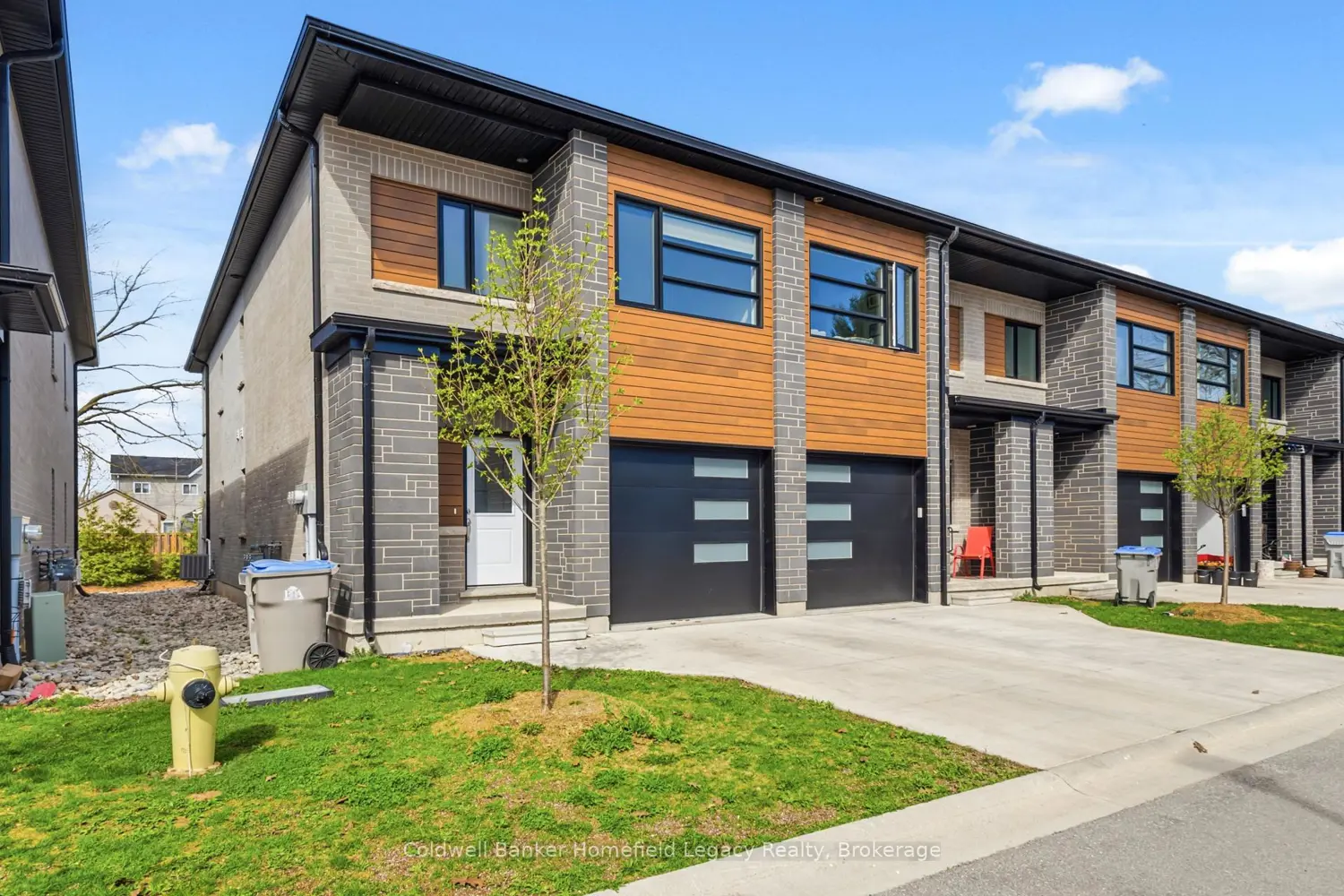 275 James Street 13 photo 2