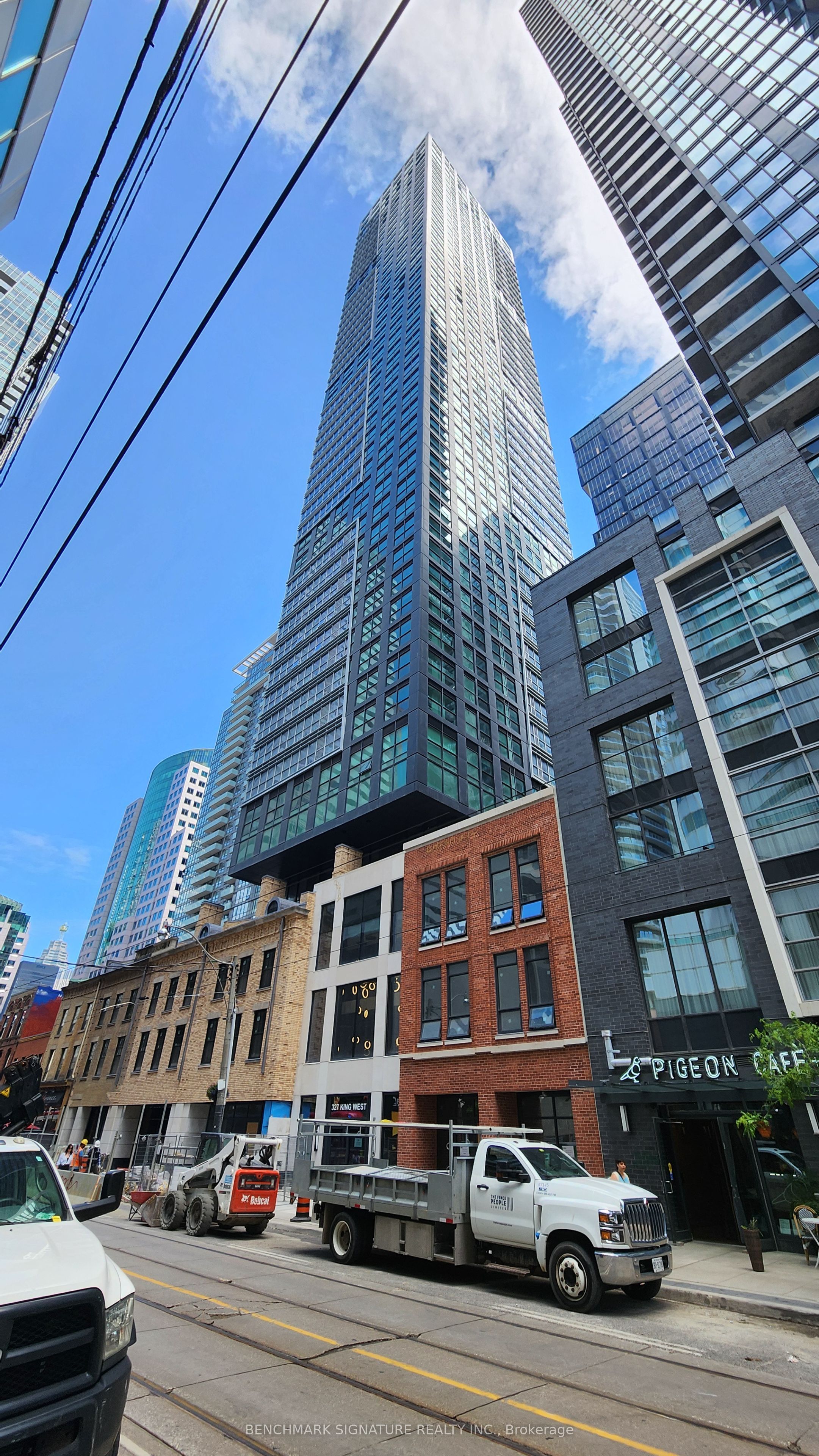 1506-327 King Street W, Toronto, ON, M5V 0W7