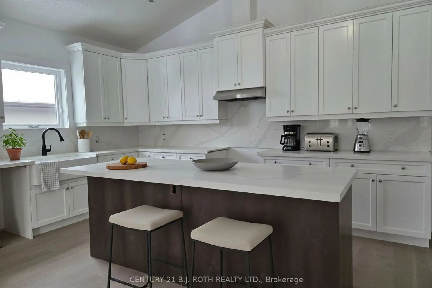 Additional image 11 of 3183 Cove Avenue