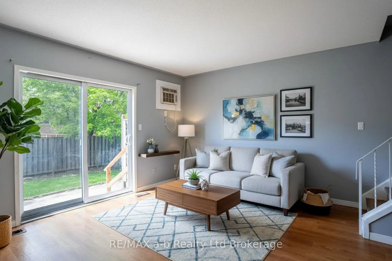 Additional image 6 of 10 Dufferin Street 27