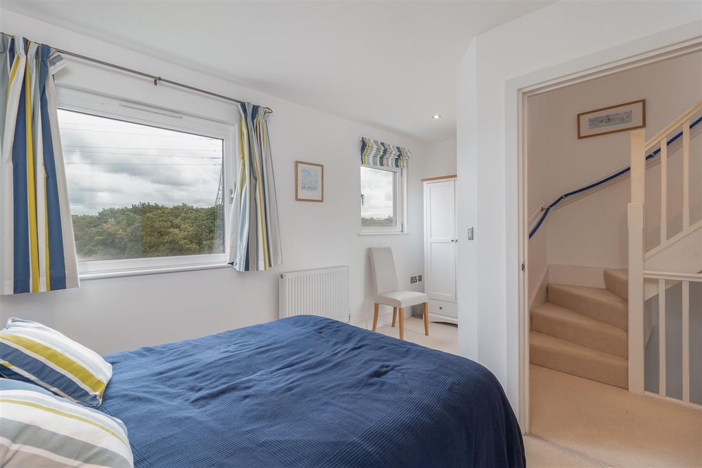Additional image 5 of 3 bed property to rentHeron Square, Island Harbour, Newport PO30