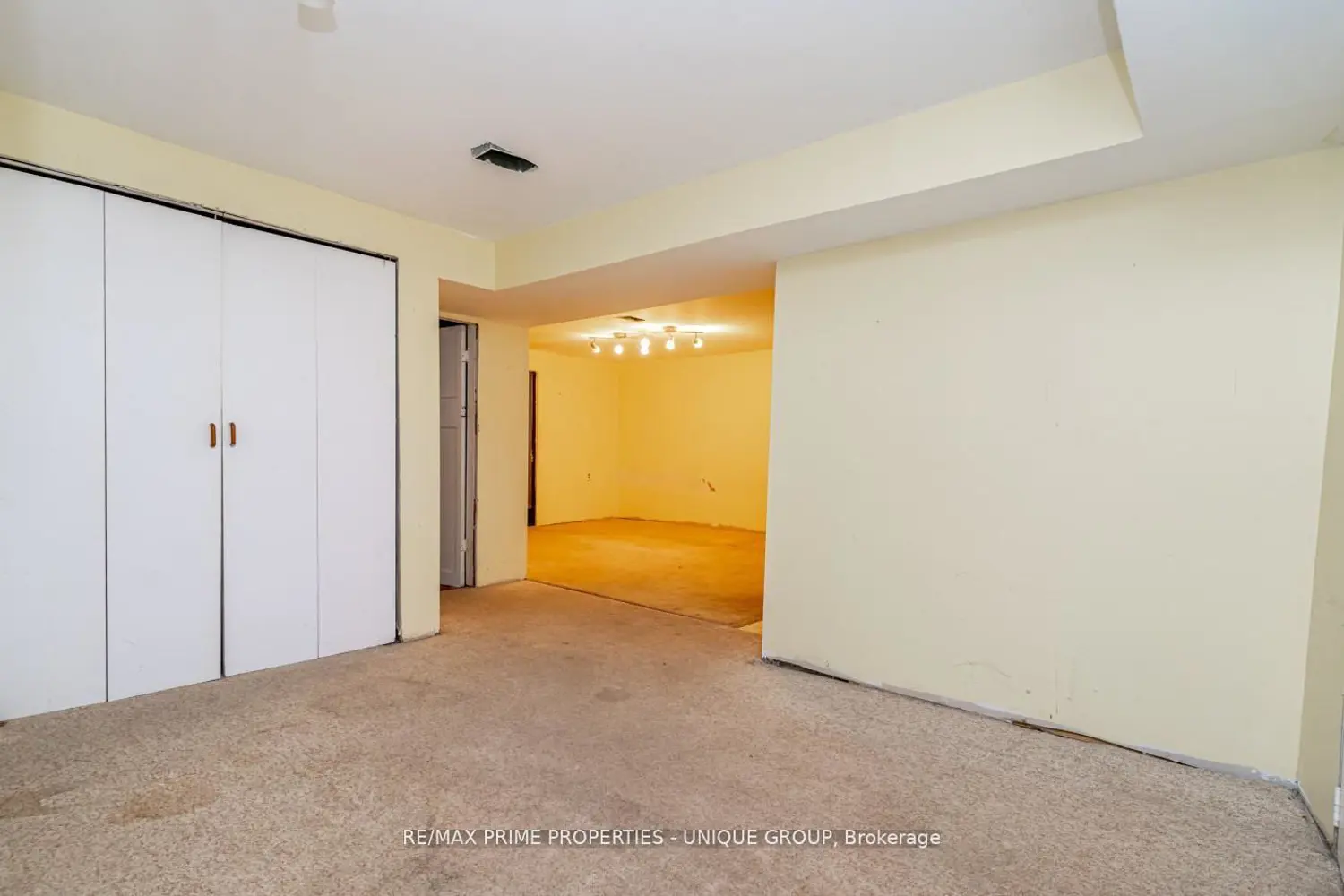 Additional image 12 of 425 Centre Street