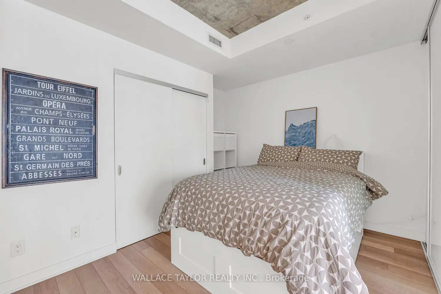 Additional image 12 of 210 Simcoe Street 1702