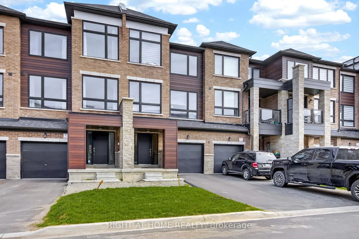 132 Blue Forest Crescent