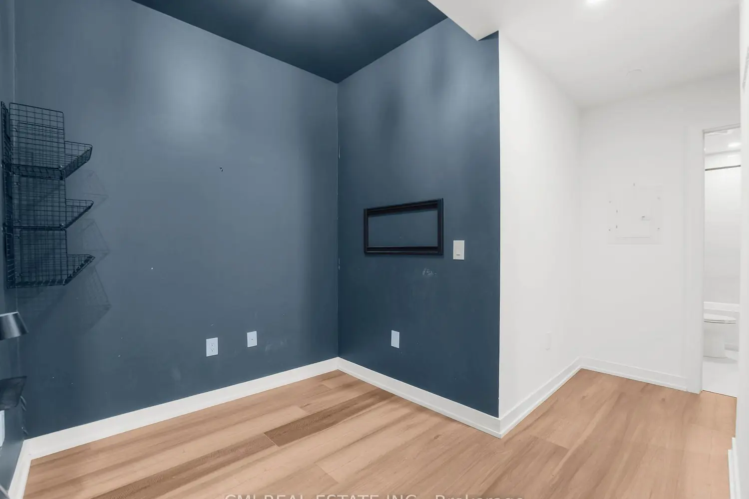 Additional image 4 of 5 Wellington Street 411