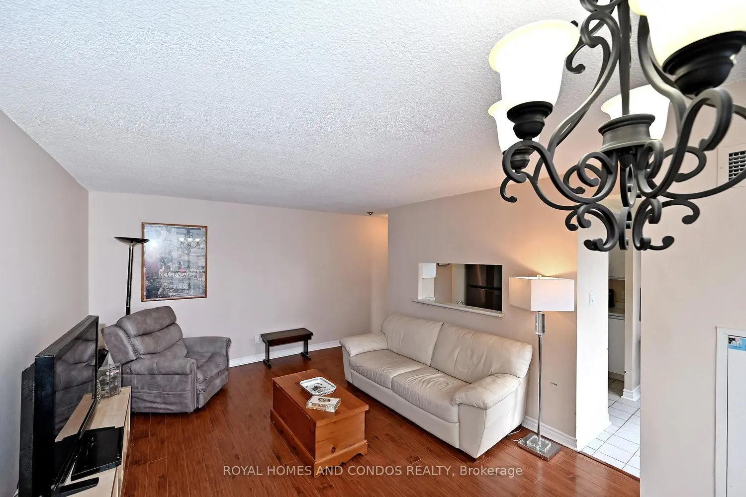Additional image 6 of 2550 Lawrence Avenue 618