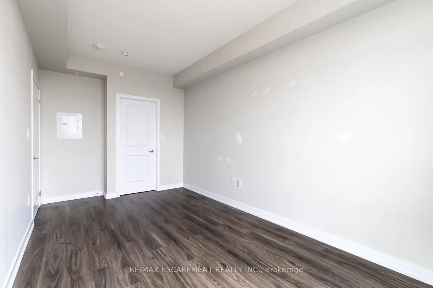 Additional image 18 of 450 Dundas Street 1113
