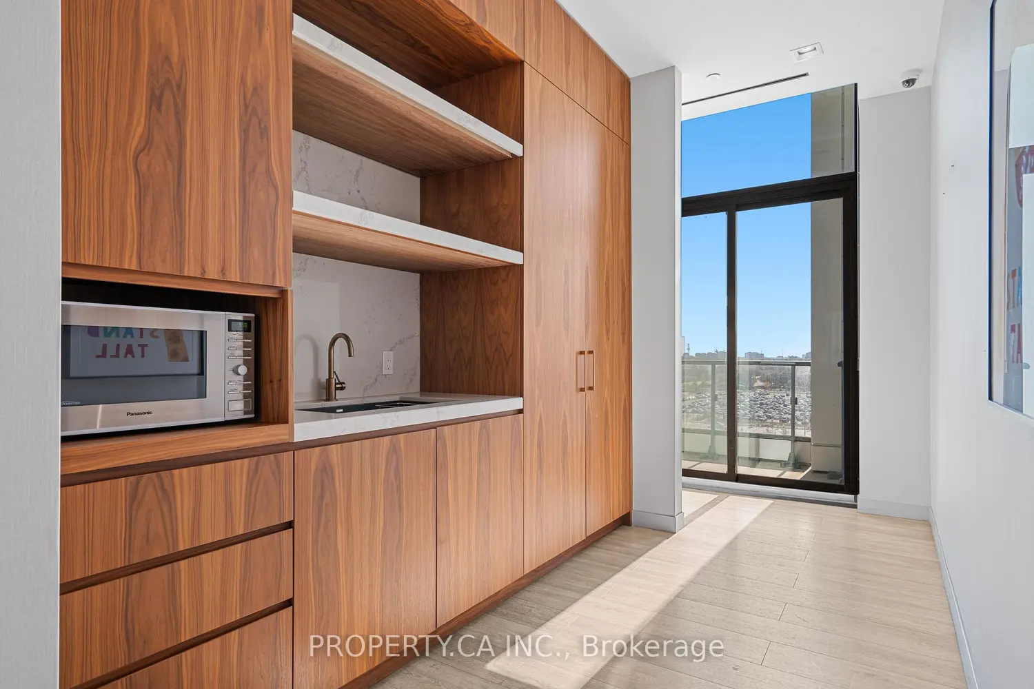 Additional image 16 of 950 Portage Parkway 4915