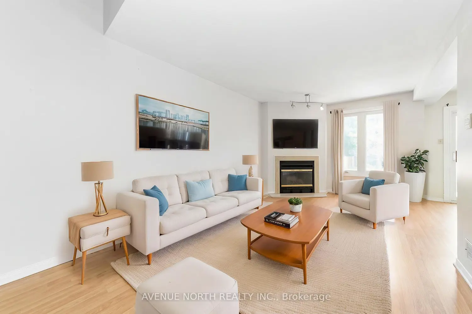 80 Woodbury Crescent photo 3
