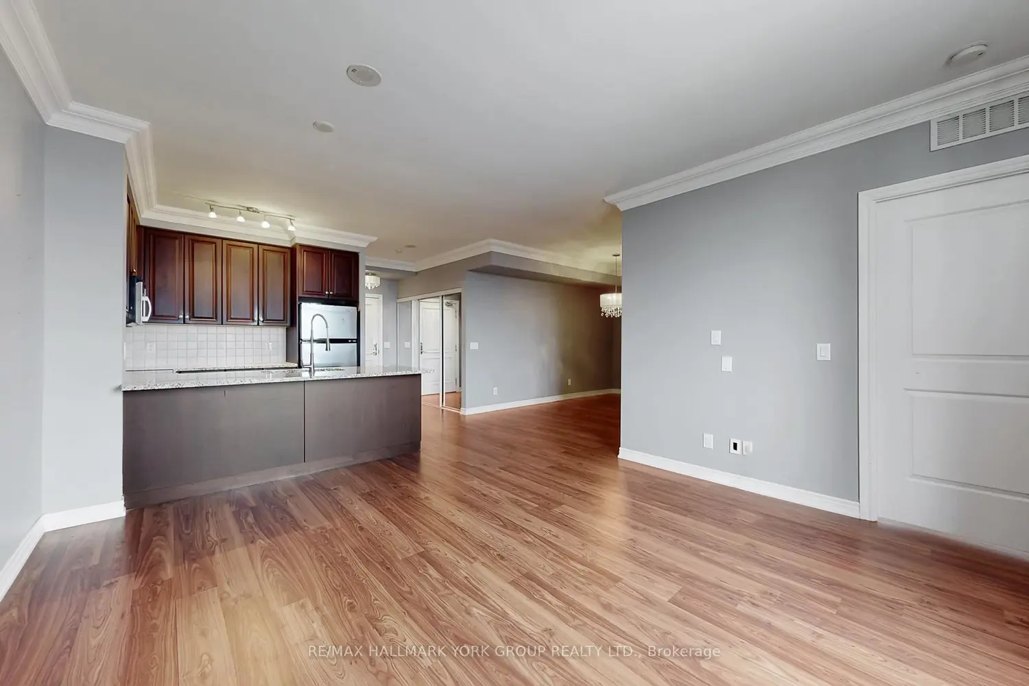 Additional image 5 of 9245 Jane Street 1601