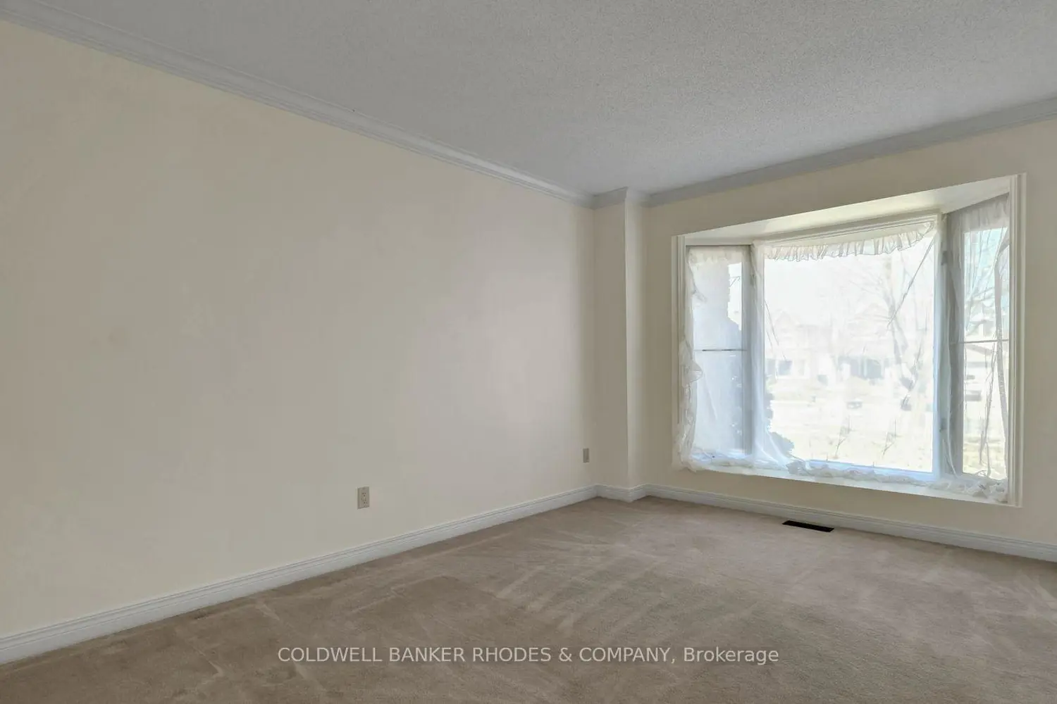 1626 Blohm Drive photo 2