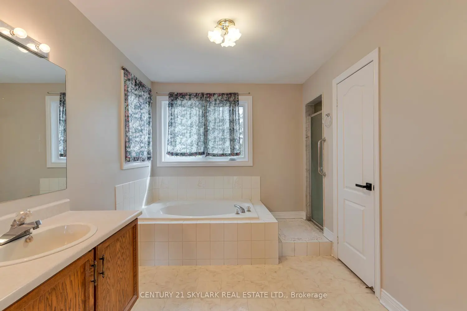 Additional image 14 of 4 Leeward Drive