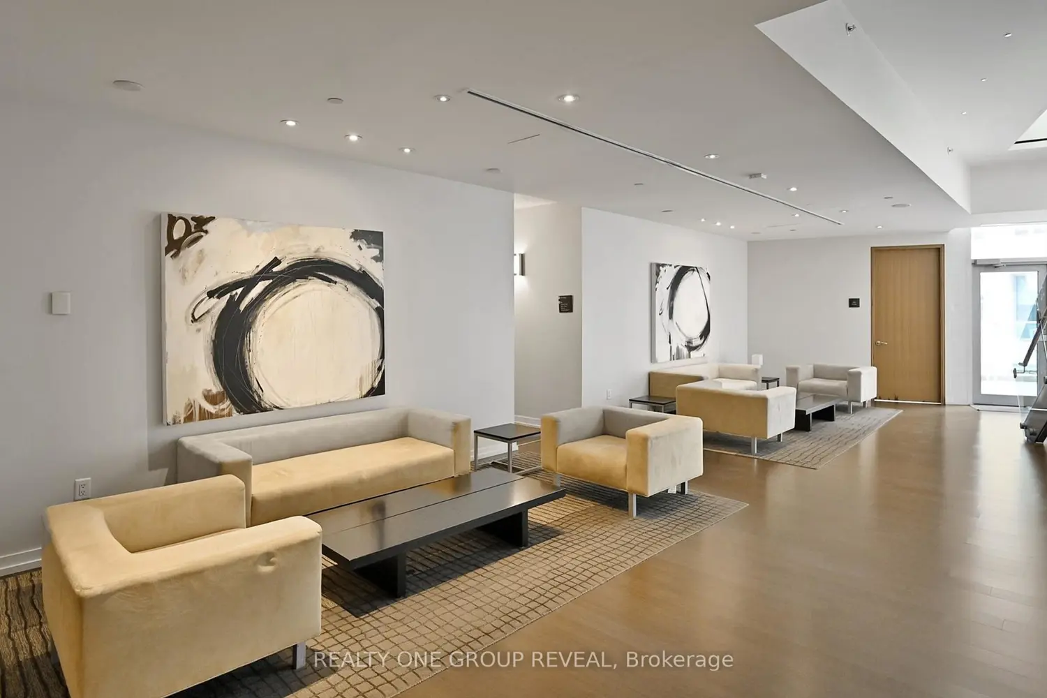 2191 Yonge Street 3707