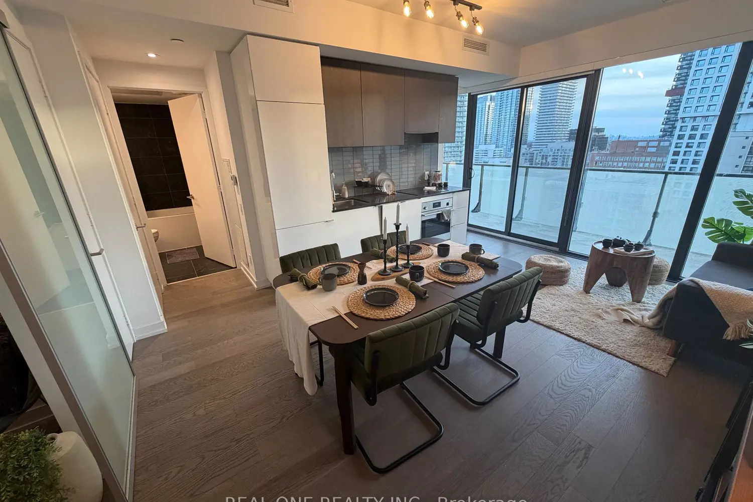 Additional image 3 of 161 Roehampton Avenue 1902