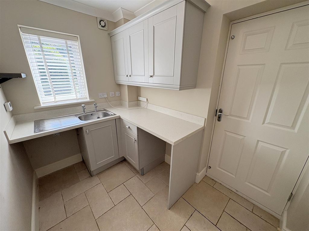 Additional image 13 of 5 bed detached house to rentGlaisdale Court, Darlington DL3