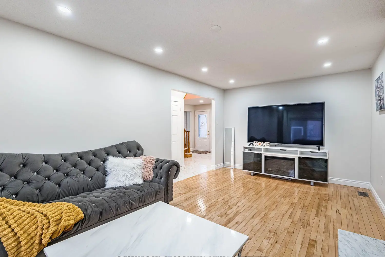 Additional image 12 of 2 Robespierre Court