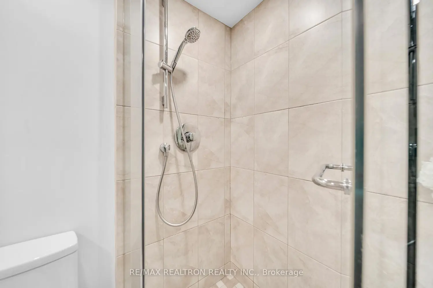 Additional image 16 of 19 Dundonald Street 204
