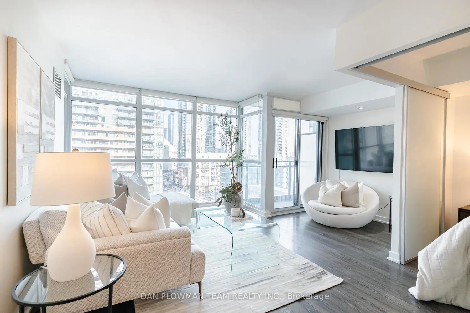 Additional image 4 of 8 Telegram Mews 1006