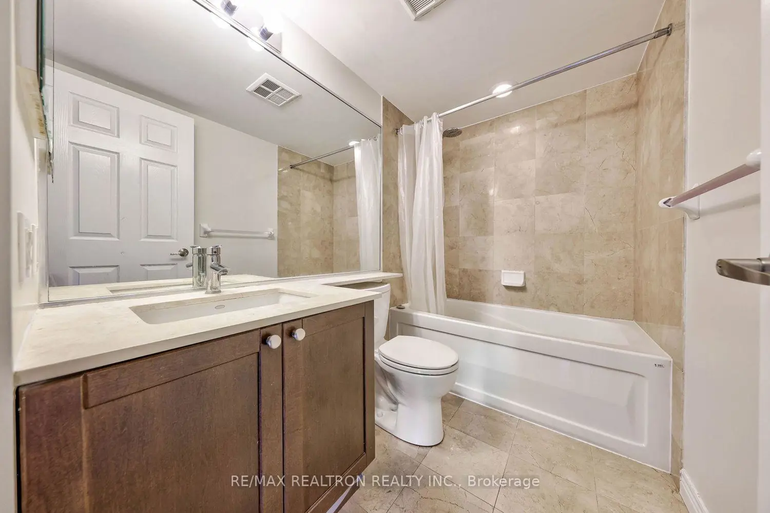 Additional image 13 of 761 Bay Street 610
