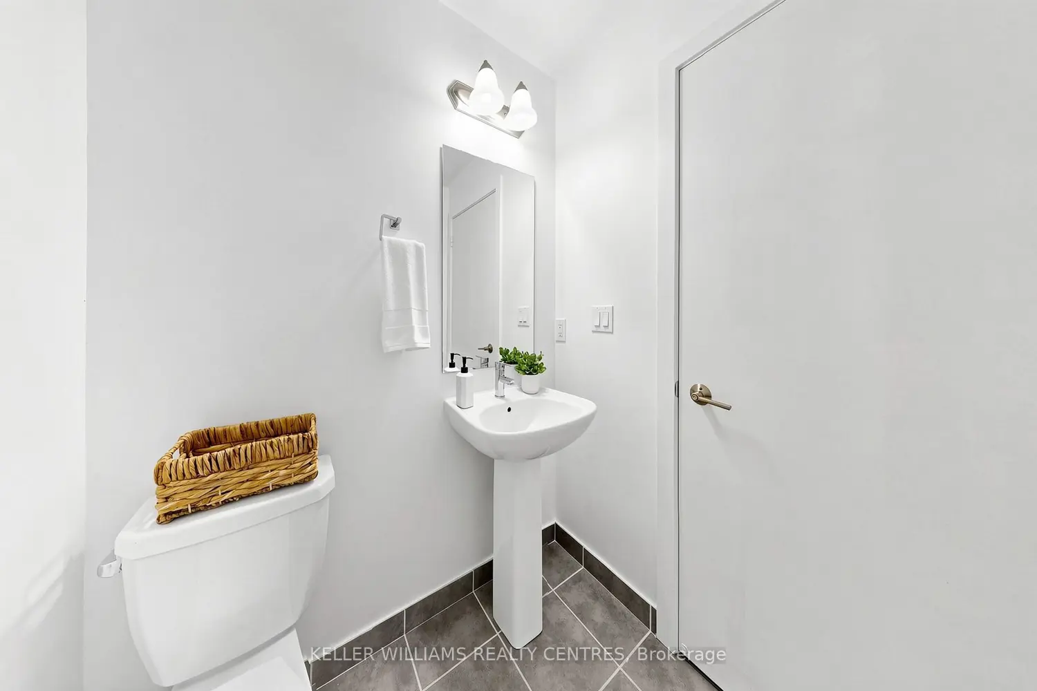 Additional image 3 of 555 William Graham Drive 101