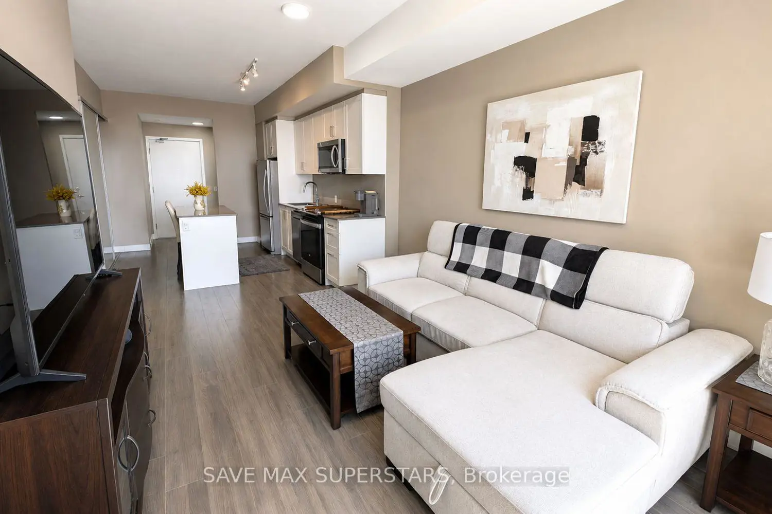 Additional image 4 of 681 Yonge Street 611