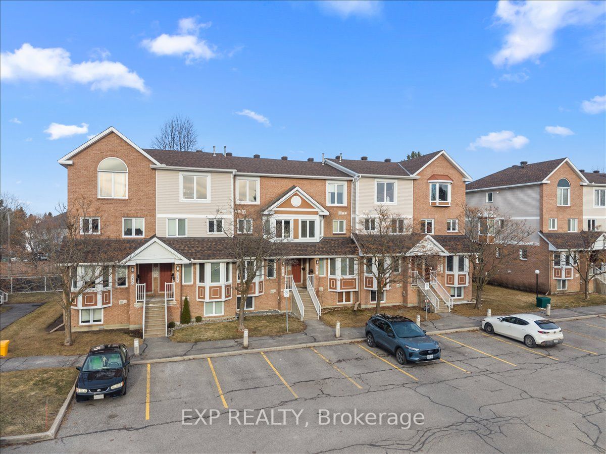 6287 Tealwood Place, Ottawa, ON, K1C 7J9