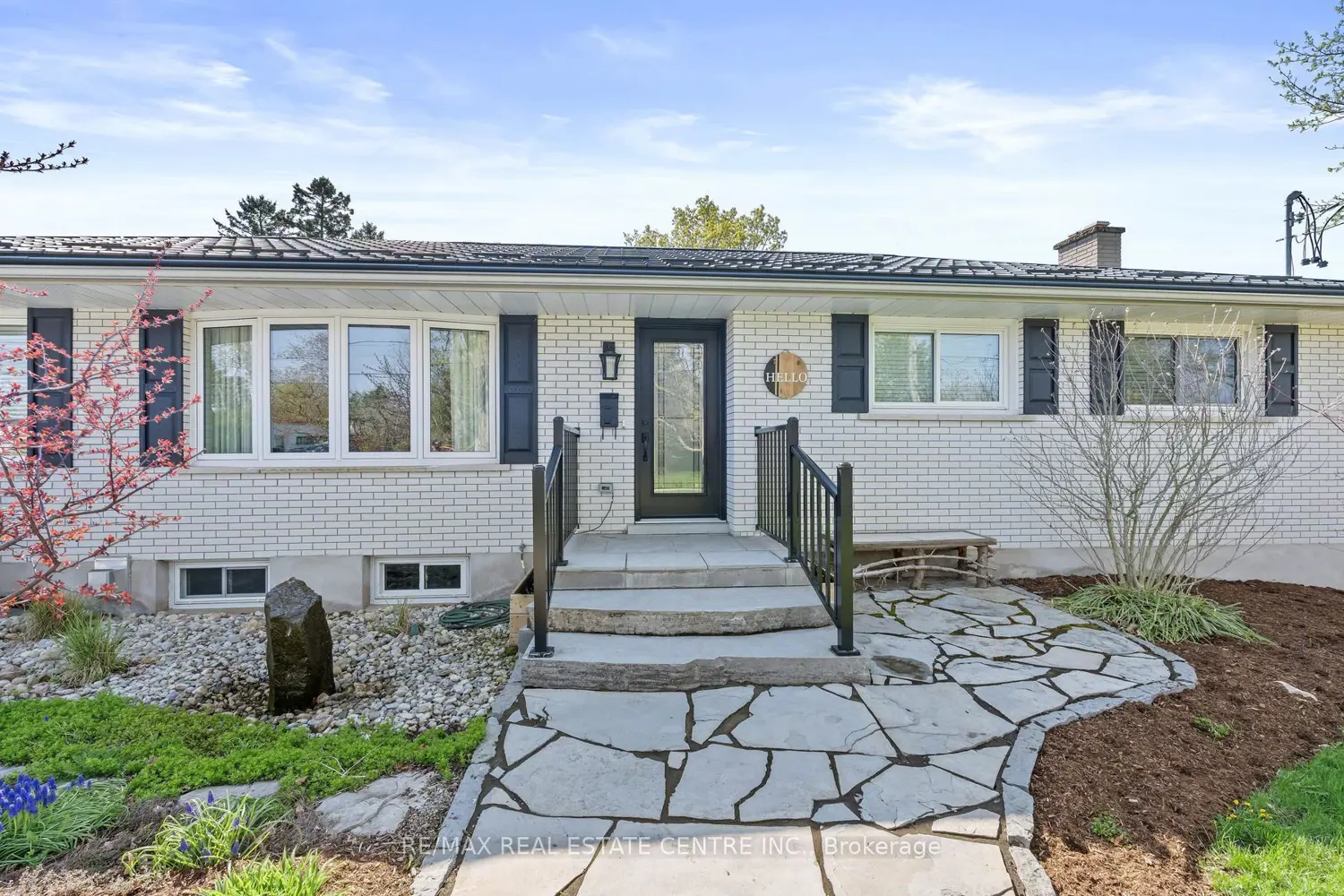 42 Ridgeway Avenue photo 3