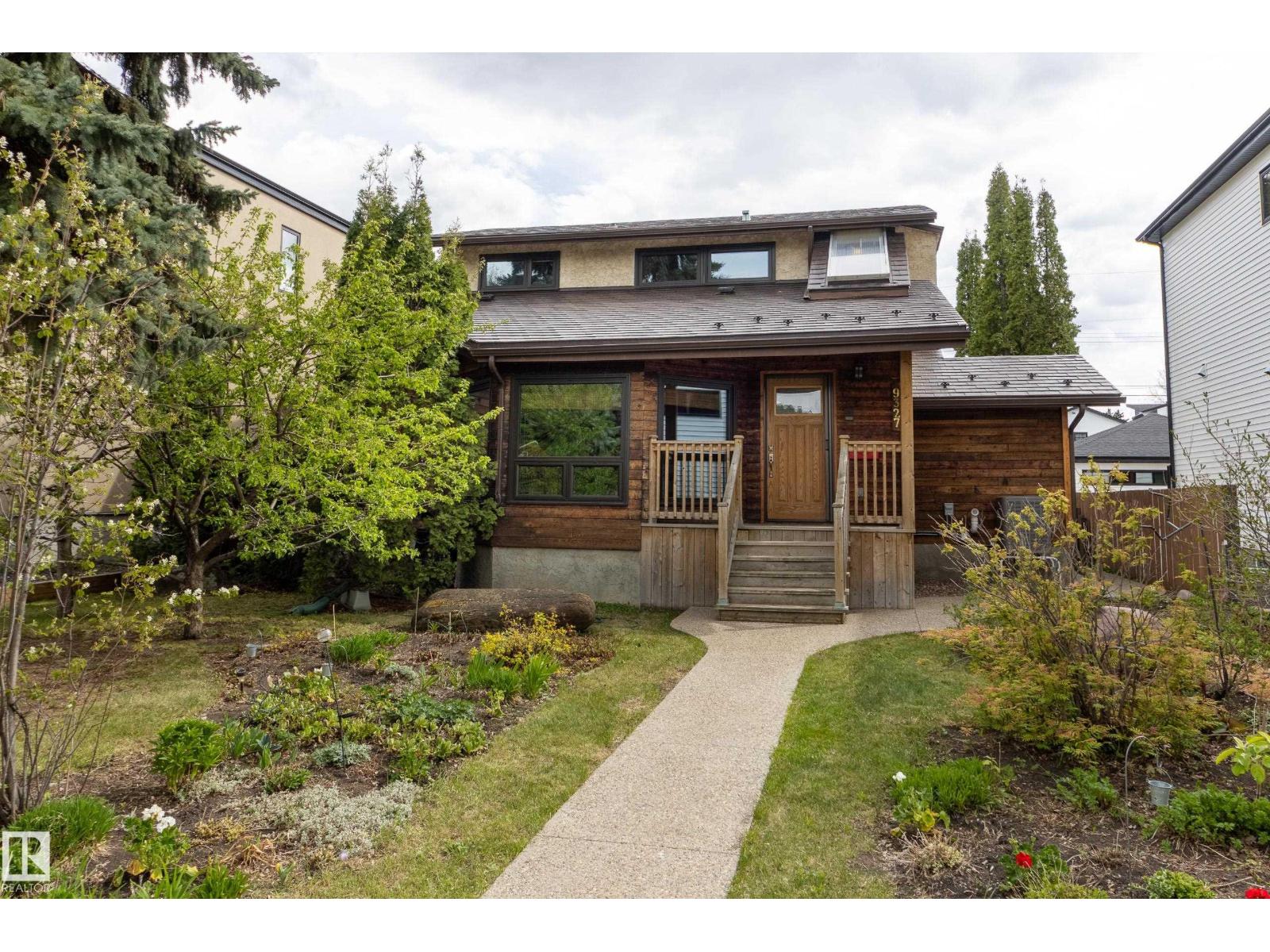 9327 75 Avenue NW, Edmonton, AB, T6E1H3
