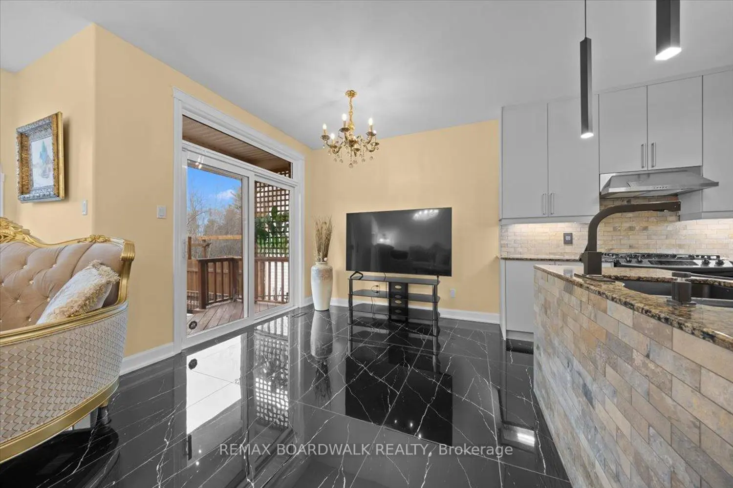 1939 Caprihani Way photo 4