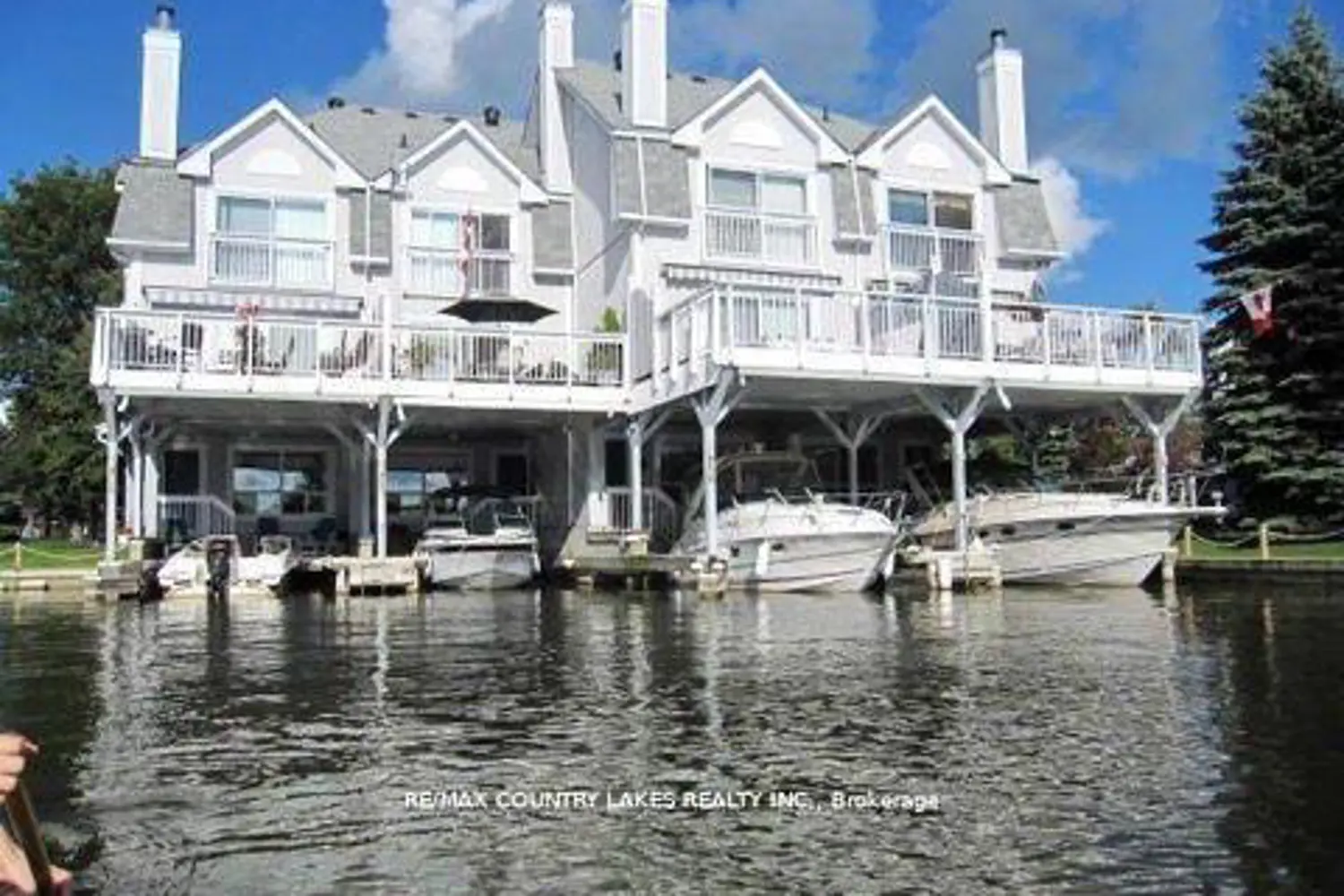 24 Laguna Parkway 15