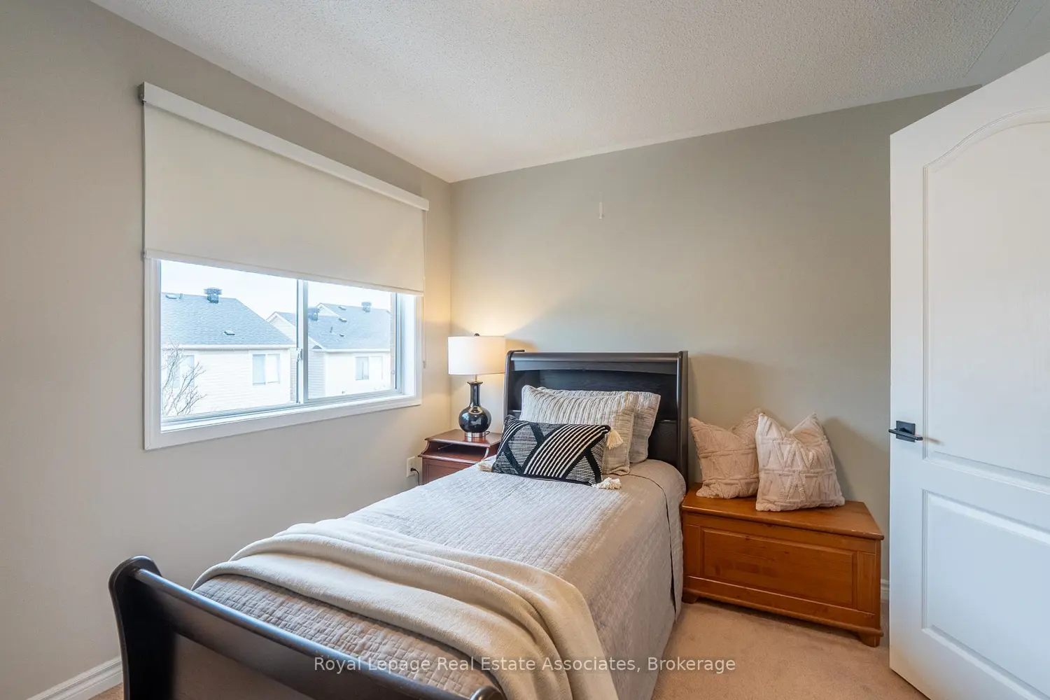 Additional image 16 of 46 Dehaviland Crescent