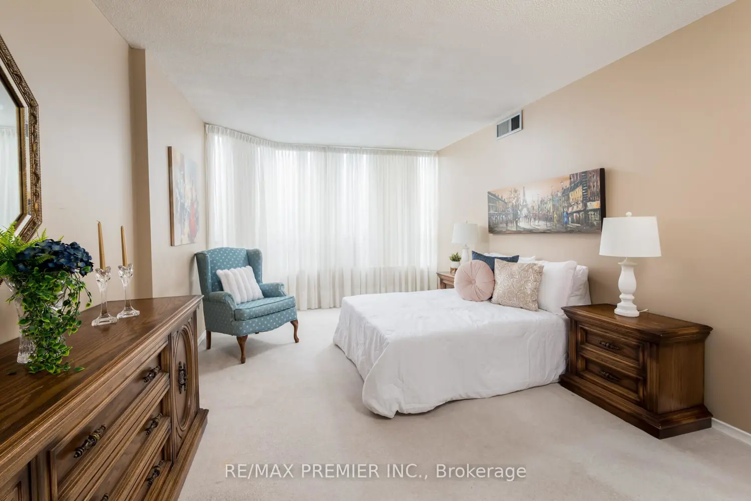 Additional image 9 of 7440 Bathurst Street 1614