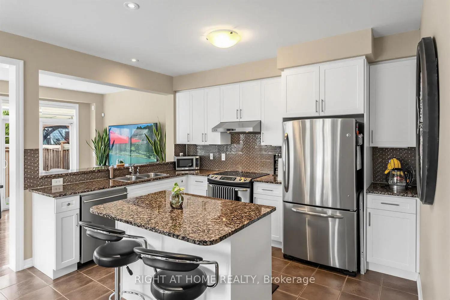 152 Duncan Lane photo 3