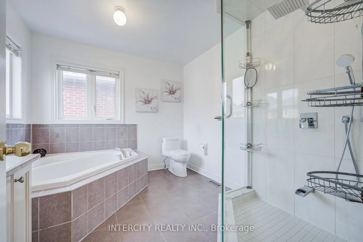 Additional image 16 of 86 Princess Diana Drive