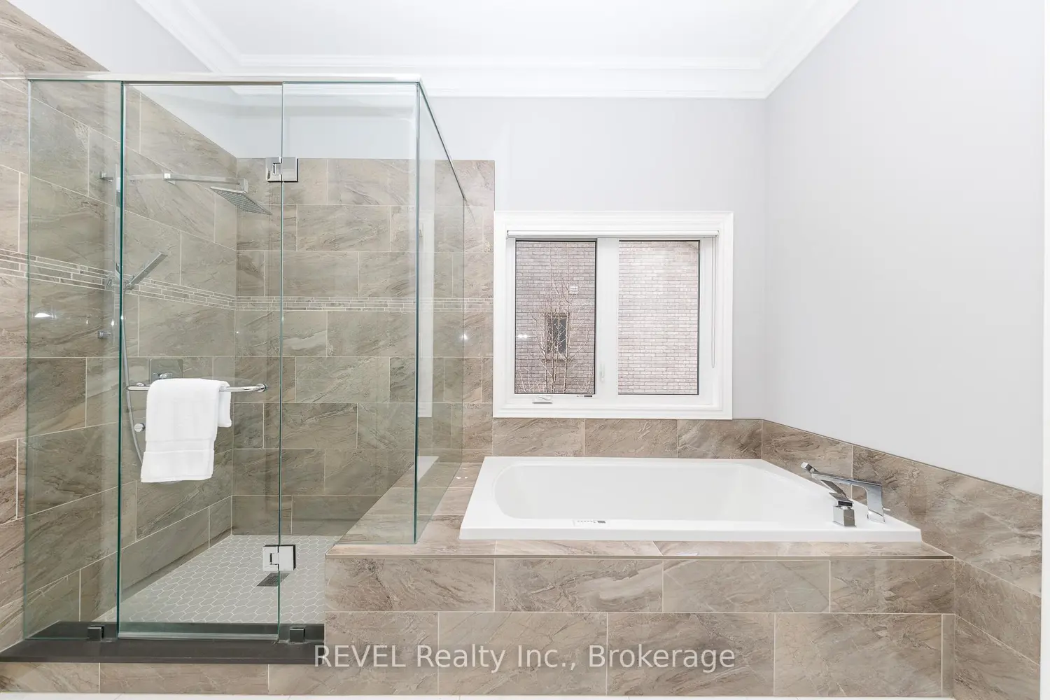 Additional image 12 of 9421 Madison Crescent